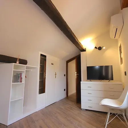 Vr Holiday Vittorias Flat Verona