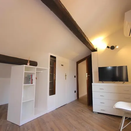 Vr Holiday Vittorias Flat *